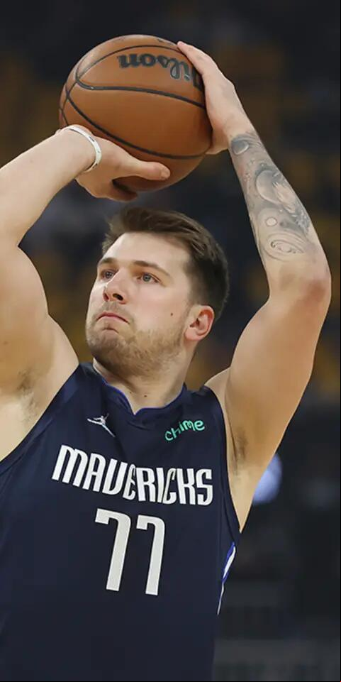Luka Doncic's Mavericks are favoritess in the Warriors vs Mavericks odds