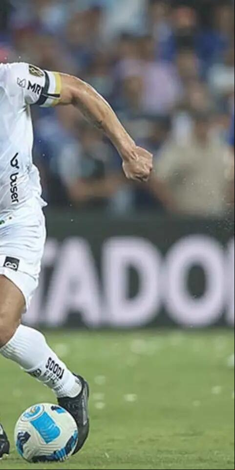 Hulk, do Atlético-MG, em lance pela Copa Libertadores