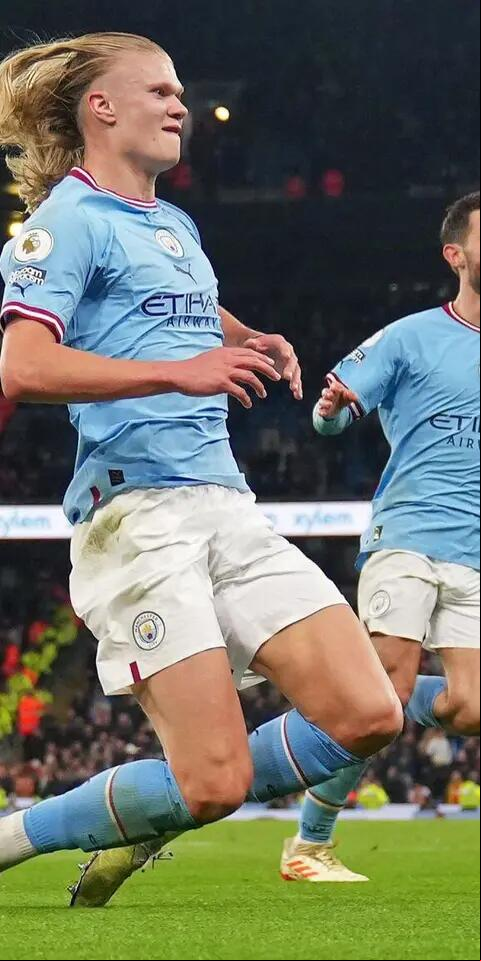 Haaland comemora gol pelo Manchester City