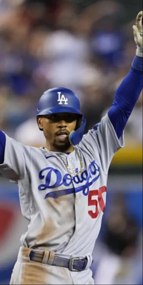 Mookie Betts and the Dodgers face the Brewers