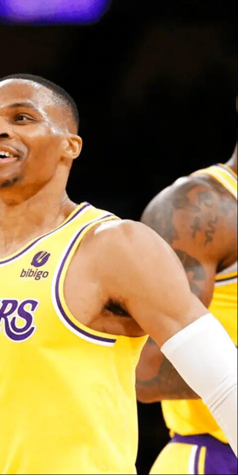 Westbrook and the Lakers face the Pistons