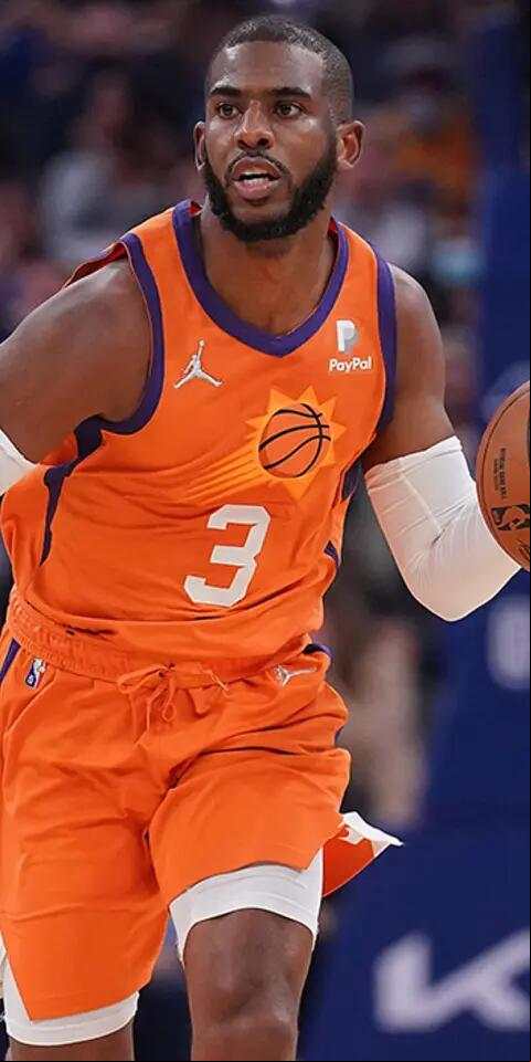Chris Paul and the Suns are road favorites in Suns-Clippers betting odds.