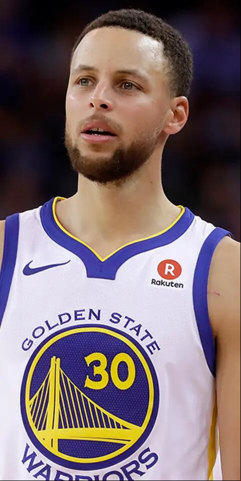 Steph Curry & Warriors road favorites against Lakers on March 5, 2022.