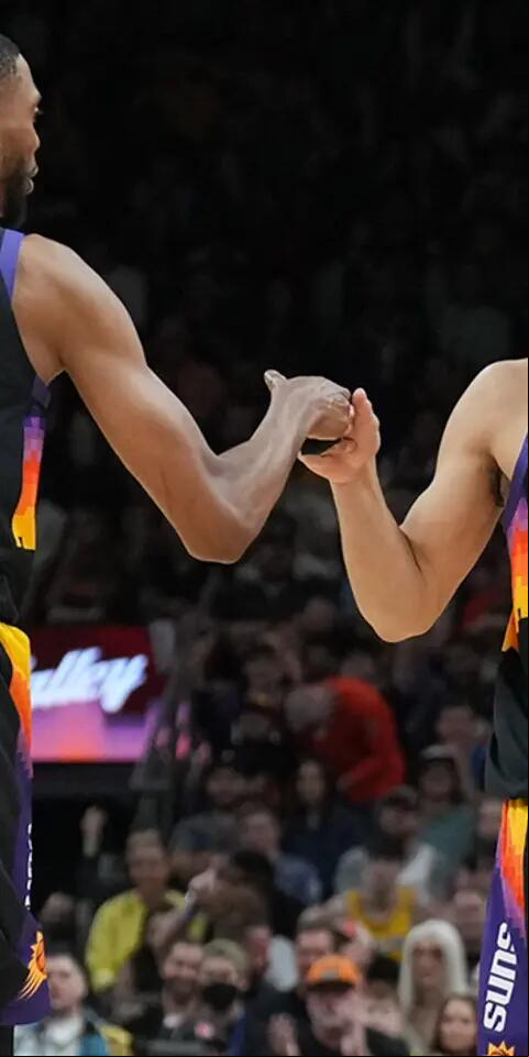 Mikal Bridges, Devin Booker and the Suns are road favorites Tuesday in Suns vs Pelicans odds.